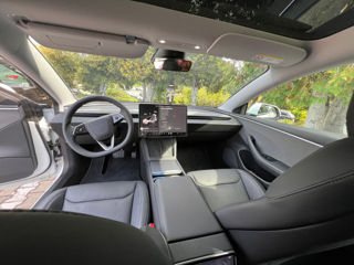 Tesla Model 3 foto 7