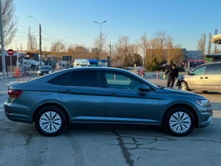 Volkswagen Jetta foto 5