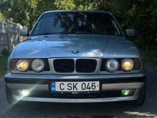 BMW 5 Series foto 5