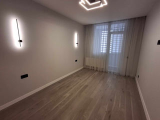 Apartament cu 2 camere, 65 m², Botanica, Chișinău foto 5