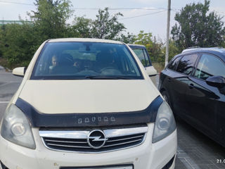 Opel Zafira foto 1