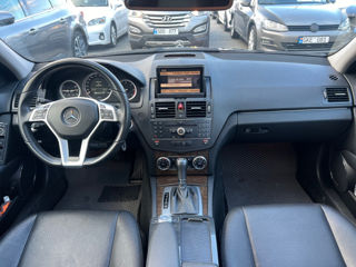 Mercedes C-Class foto 11