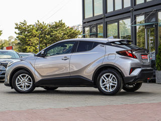 Toyota C-HR foto 2