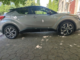 Toyota C-HR foto 4