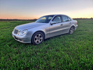 Mercedes E-Class foto 2