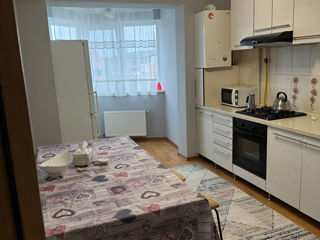 Apartament cu 2 camere, 70 m², Poșta Veche, Chișinău foto 2