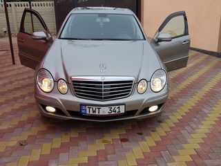 Mercedes E Class foto 2