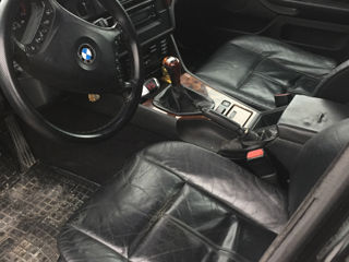 BMW 5 Series foto 3