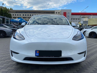 Tesla Model Y foto 3