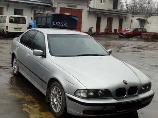 BMW 5 Series foto 3