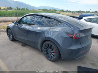 Tesla Model Y foto 5