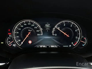 BMW 5 Series foto 5