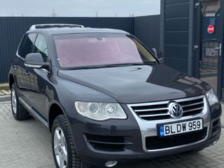 Volkswagen Touareg foto 1