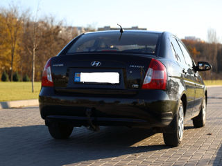 Hyundai Accent foto 2