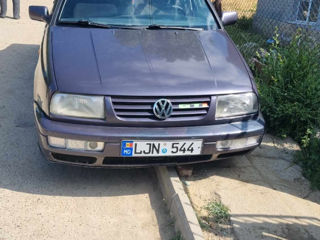 Volkswagen Vento foto 3