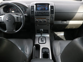 Nissan Pathfinder foto 8