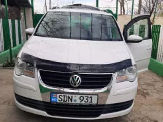 Volkswagen Touran foto 3