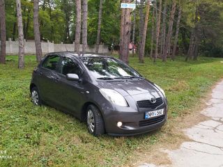 Toyota Yaris foto 1