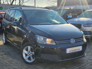 Volkswagen Touran foto 2