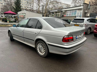 BMW 5 Series foto 8