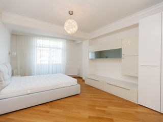 Apartament cu 3 camere, 130 m², Centru, Chișinău foto 9