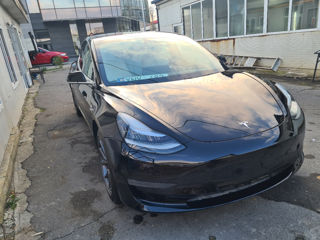 Tesla Model 3 foto 4