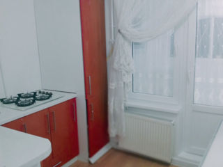 Apartament cu 2 camere, 75 m², Botanica, Chișinău foto 2