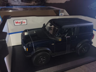 Модель Ford Bronco 1/18 foto 2