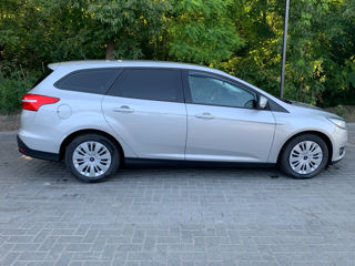 Ford Focus Wagon foto 3