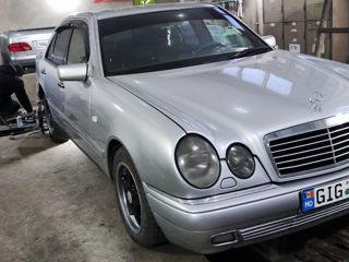 Mercedes E-Class foto 3