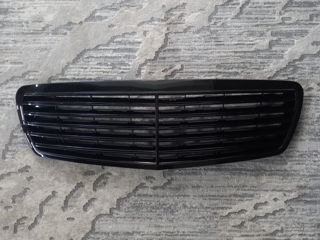 Front Grill Black Mercedes W211