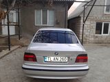 BMW 5 Series foto 2