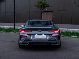 BMW 8 Series foto 3