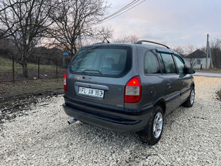 Opel Zafira foto 4