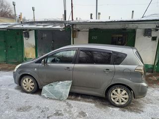 Toyota Corolla Verso 2005 стекло водителя foto 2