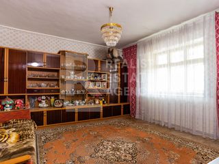 Vânzare casă în 2 nivele, 175 mp, str. Târgoviște, sect. Ciocana foto 1