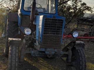 Se vinde tractor mtz-80 foto 3