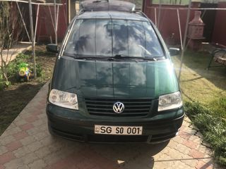 Volkswagen Sharan foto 1