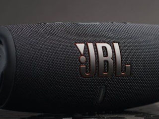 Vând urgent boxă JBL Charge 5