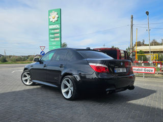 BMW 5 Series foto 3