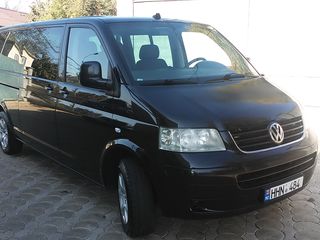 Volkswagen Caravelle foto 1