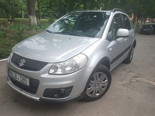 Suzuki SX4 foto 1