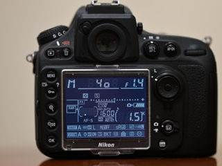 Nikon D800 cu rulaj mic foto 2