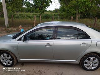 Toyota Avensis foto 9