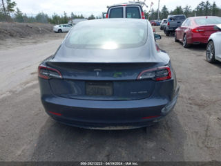 Tesla Model 3 foto 16