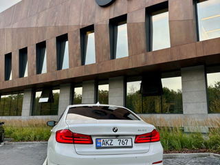 BMW 5 Series foto 4