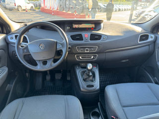 Renault Grand Scenic foto 8