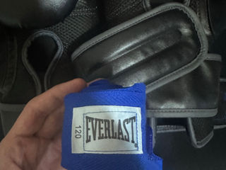 Manusi de box 16 Oz + bandaje Everlast foto 4