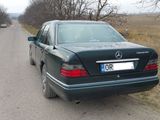 Mercedes Series (W124) foto 4