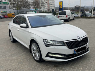 Skoda Superb foto 2